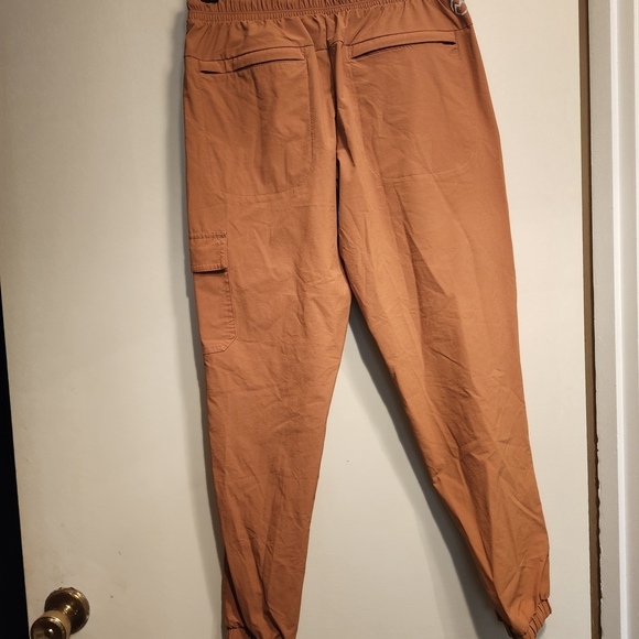 Magellan Outdoors Pants - Magellan Outdoors Tan Cargo Pants